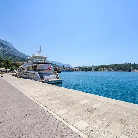 - Exklusiv Makarska