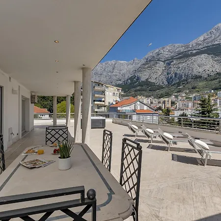 - First Row Sea - Exklusiv * Makarska