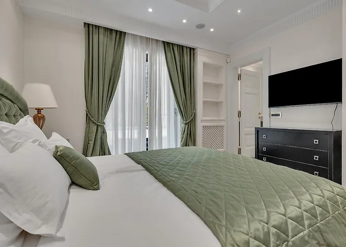 - First Row Sea - Exklusiv Μακάρσκα